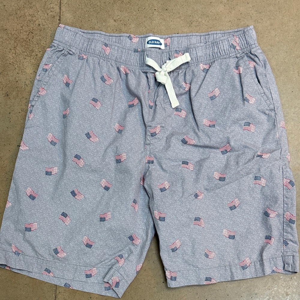 Old Navy Gray Flag Pattern shorts